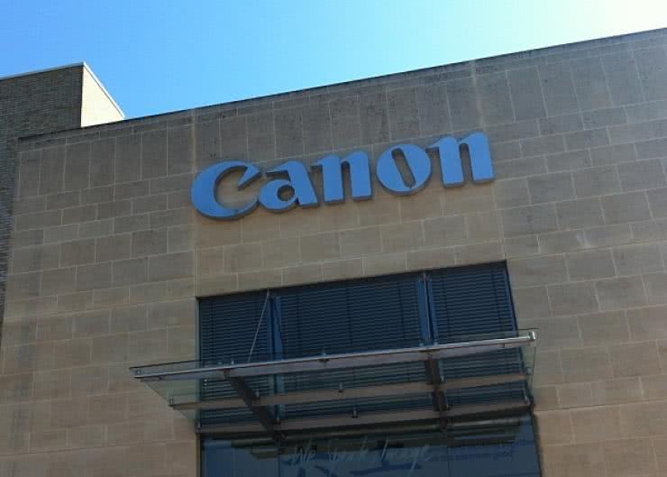 Canon przejmuje oddział elektroniki medycznej Toshiby za 6 mld dol.