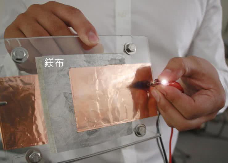 Naukowcy z Tajwanu opracowują elastyczne akumulatory