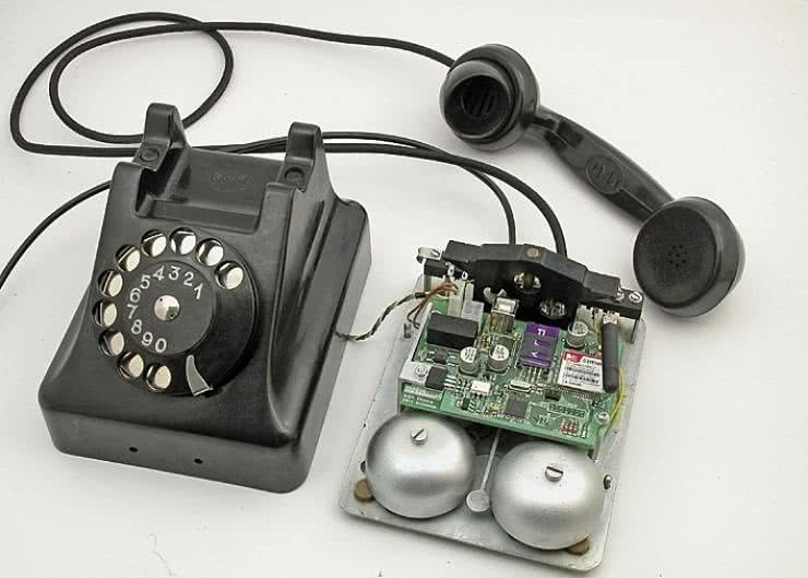Telefon GSM w wersji retro