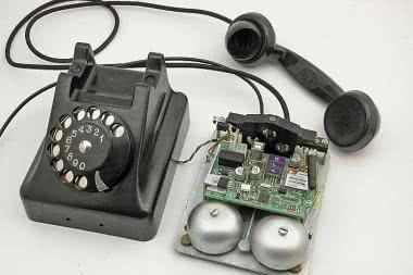 Telefon GSM w wersji retro