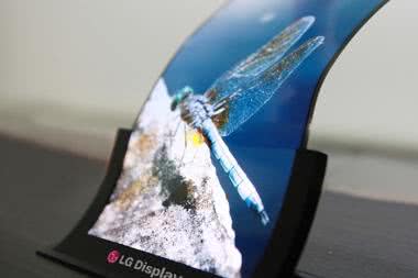 Veeco przejął Synos wraz z technologią wytwarzania nietłukących ekranów