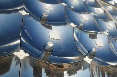 Sprawność baterii słonecznych coraz bliżej 50%