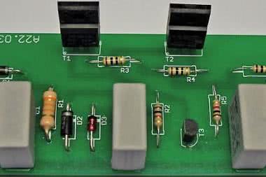 Stabilizator napięcia do układów lampowych