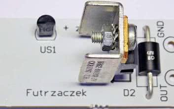 Układ "miękkiego startu" dla silników prądu stałego