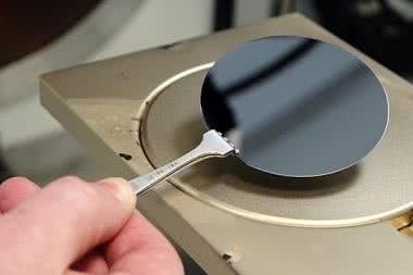 Firma Nano Carbon rozpoczęła sprzedaż płatków grafenowych