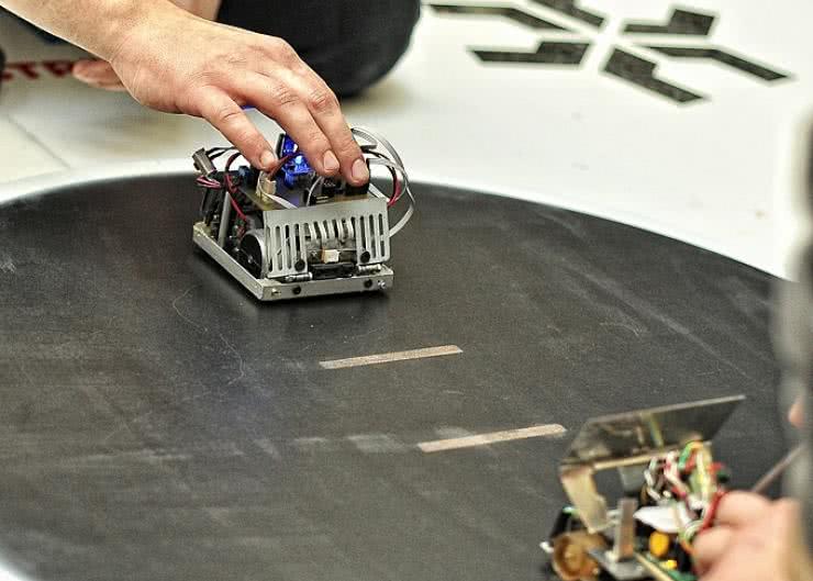 Turniej Robotów Mobilnych Robomaticon 2014