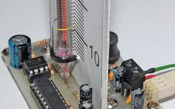 Termometr analogowy z lampą Nixie