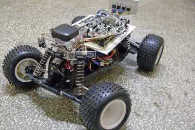 Knight Rider. Układ sterowania robota mobilnego z wykorzystaniem GPS i kompasu
