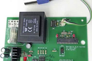 DMX-owy sterownik serwomechanizmów