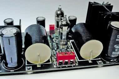 Przedwzmacniacz stereofoniczny z lampami 6111WA