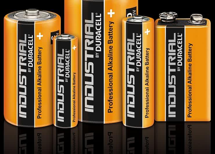 RS sprzedaje baterie przemysłowe Duracell 