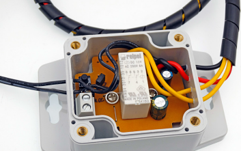 Automatyczny, zmierzchowy włącznik świateł mijania