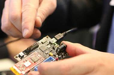 Embedded World 2015 pod znakiem IoT