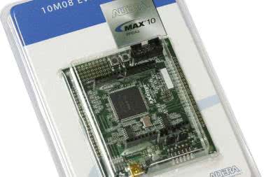 Tani zestaw startowy z układem z rodziny Altera MAX10