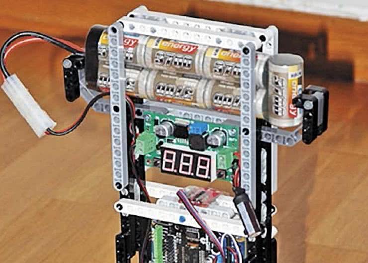 Samojezdny, dwukołowy robot z Intel Galileo