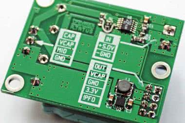 Miniaturowy zasilacz buforowy 3 V/50 mA z baterią superkondensatorów