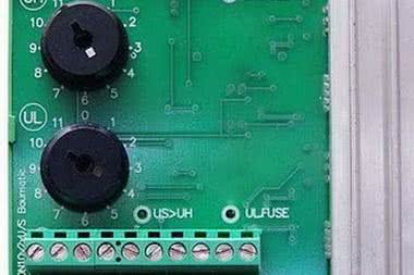 Dwutorowy zadajnik sygnału napięciowego 0...10 V typu ZDN10/2xU/S