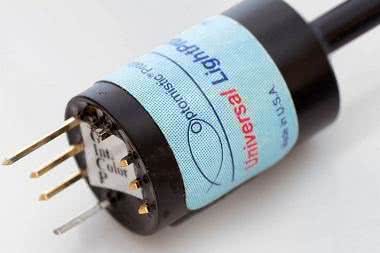 Semicon dystrybutorem Optomistic Products