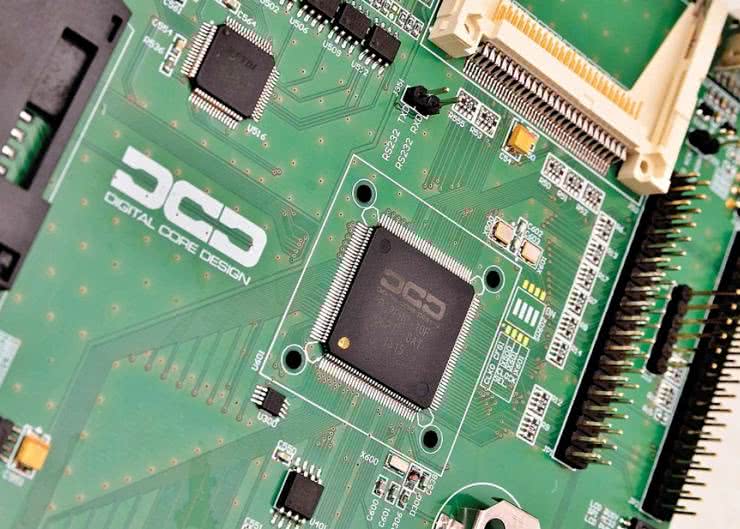 D32PRO - skalowalny procesor 32-bitowy