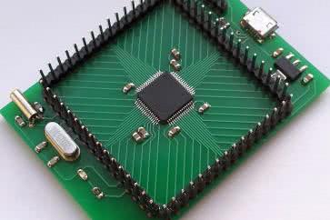 Płytka prototypowa z mikrokontrolerem STM32 L4