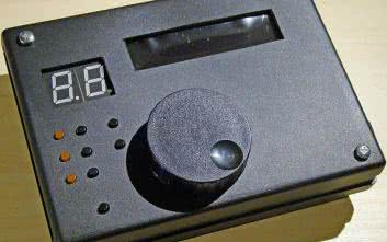 Mikroprocesorowy sterownik wiertarki DC do płytek drukowanych