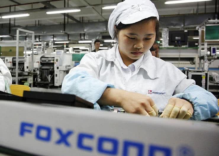 Foxconn podbił ofertę przejęcia Sharpa do 5,45 mld dol.