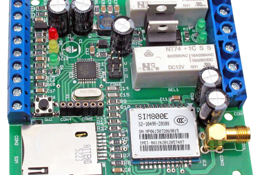Sterownik z modułem komunikacyjnym GSM
