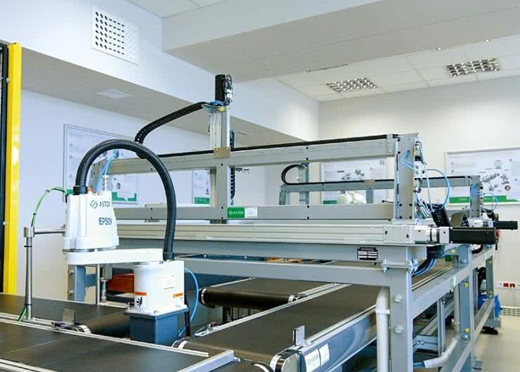 Nowe laboratorium automatyki i robotyki na Uniwersytecie Zielonogórskim