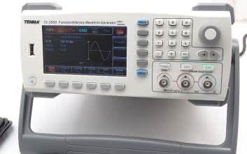 Generator arbitralny Tenma 72-2500 (60 MHz, 2 kanały, 250 MSa/s, 14-bitów)