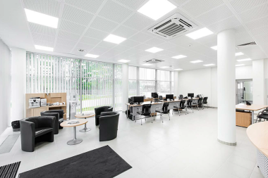 Draco - nowa generacja superwydajnych paneli LED do biur, urzędów i szkół