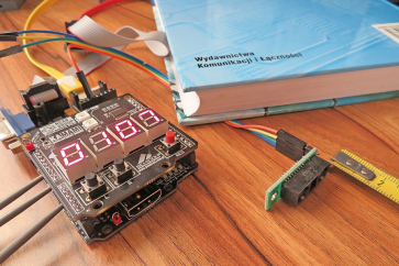 Pierwsze kroki z FPGA (10). Miernik odległości z GP2Y0A60SZLF
