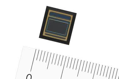IMX390CQV - sensor obrazu do pojazdów