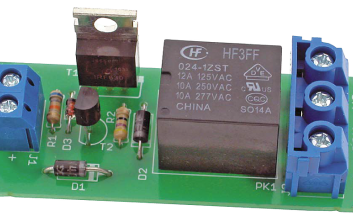 Przekaźnik zasilany szerokim zakresem napięcia