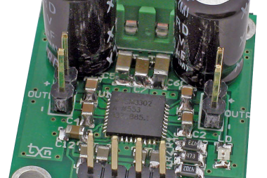 Miniaturowy, stereofoniczny wzmacniacz mocy