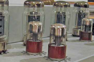 Lampy 6SN7 i ECC99 w stopniu sterującym wzmacniacza