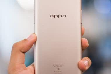 Firmy Huawei, Oppo, Vivo zmniejszają dostawy smartfonów o ponad 10%