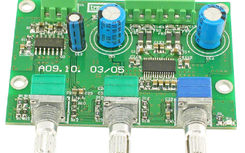 Uniwersalny, stereofoniczny wzmacniacz mocy 2×10 W/8 Ohm z regulacją barwy dźwięku