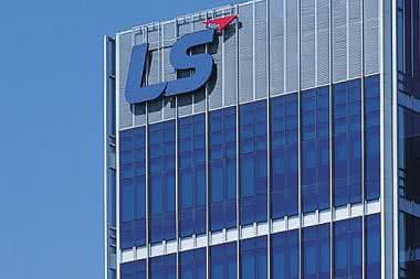 Koreańczycy inwestują w produkcję światłowodów w Polsce