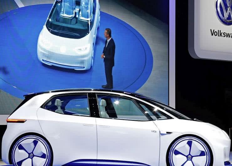 Volkswagen przestawi trzy niemieckie fabryki na produkcję samochodów elektrycznych