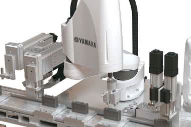 Renex dystrybutorem robotów YAMAHA Robotics