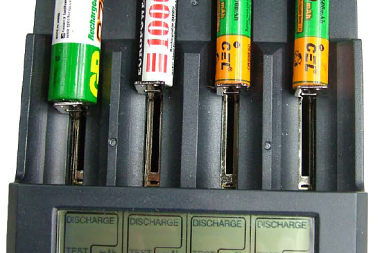 Ładowarka akumulatorów Voltcraft IPC-3