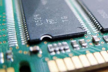 DRAMeXchange przewiduje dalsze, znaczące spadki cen kontraktowych DRAM