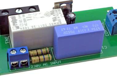 Przekaźnik elektromagnetyczny 230 V sterowany optoelektronicznie