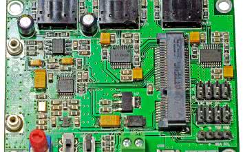 ADAU1466_SOM_MB - miniaturowy moduł DSP (2). Płytka bazowa