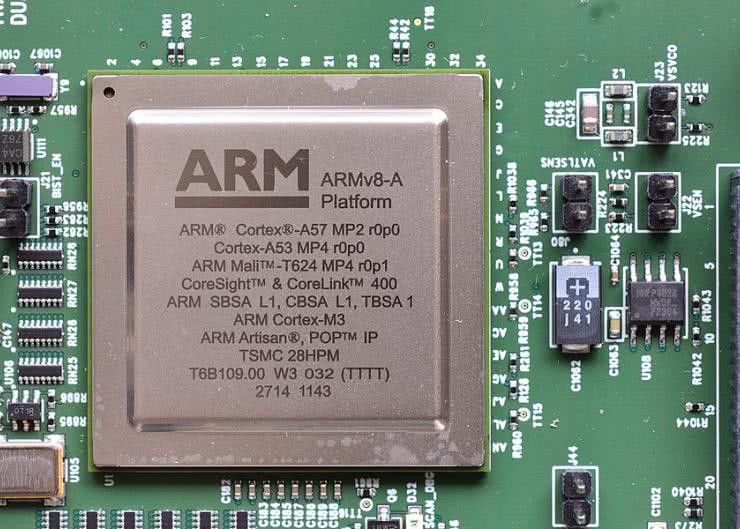 Apple zatrudnia projektanta procesorów ARM