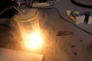 „Żarówka” z ciekłego azotu 