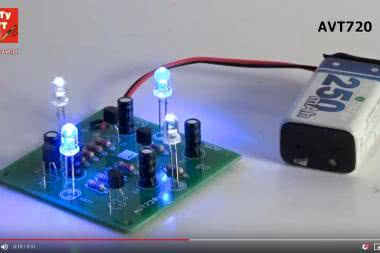 AVT720 - Błękitno-biały mrygacz