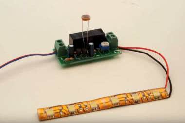 AVT1476 - AUTOMATYCZNY WŁĄCZNIK ZMIERZCHOWY