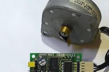 AVT1525 - STEROWNIK SILNIKA KROKOWEGO