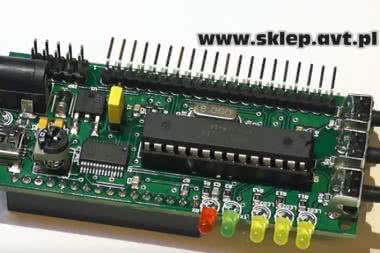 AVT1665 - MODUŁ WYŚWIETLACZA LCD Z ATMEGA8